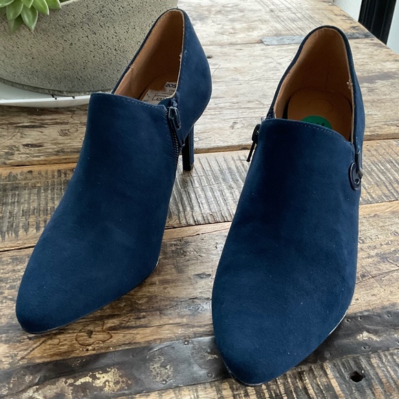Calvin Klein Shoes - Navy blue Calvin Klein,7 1/2.